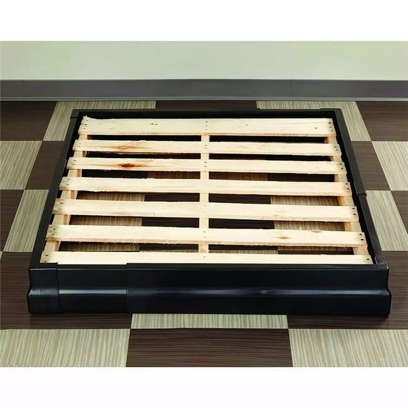 Kinter 9717430 6 x 28 x 28 in. Adjustable Pallet Plastic Guard. Large - Black